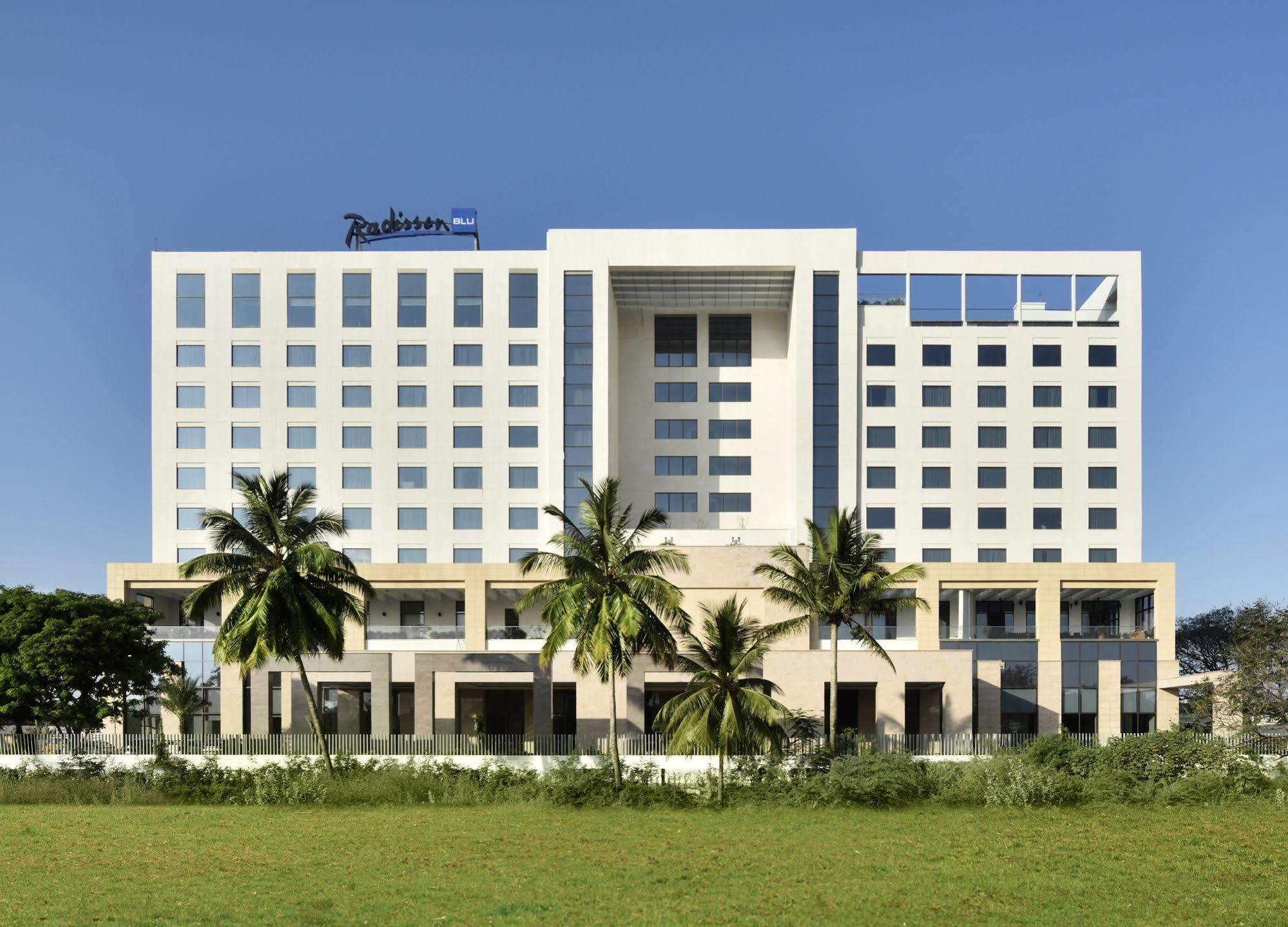 Radisson Blu Coimbatore Hotel Exterior foto